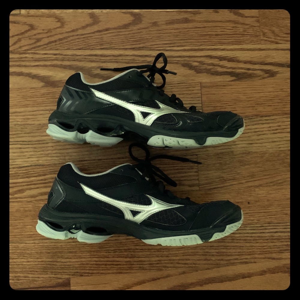 Mizuno Women’s Wave Bolt 7 Volleyball Shoes